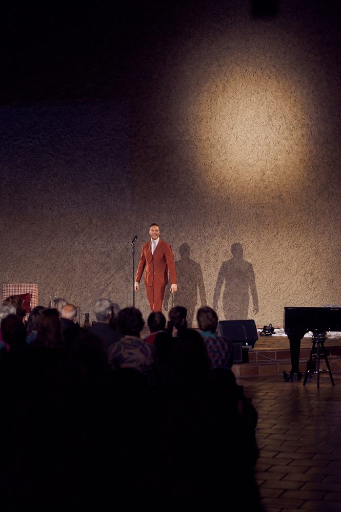 Gerrit Winter on stage at an Inspirational Night